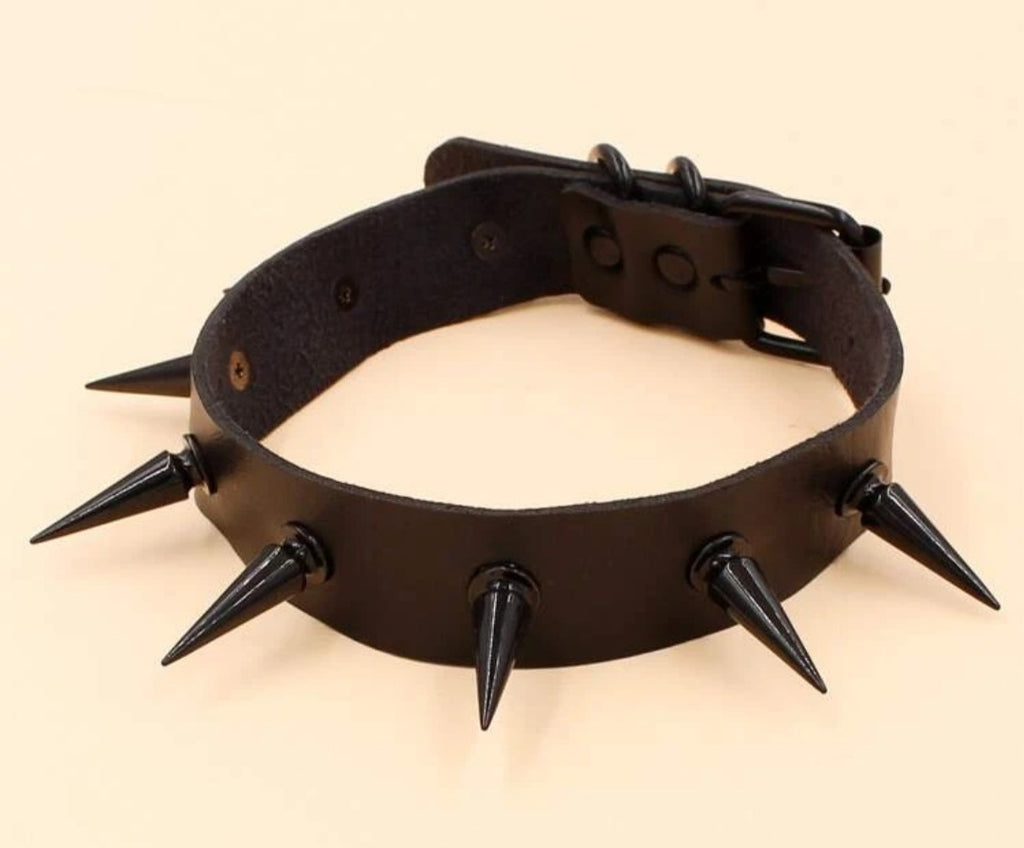 To The Point Spikey Choker